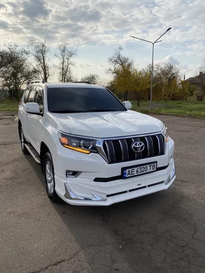 Шикарний автомобіль на ваше весілля, виписку з пологового будинку