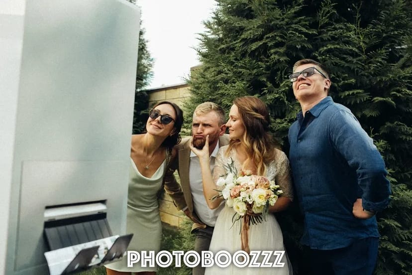 Фотобудка фотобокс фотокабіна селфі дзеркало на ваш праздник