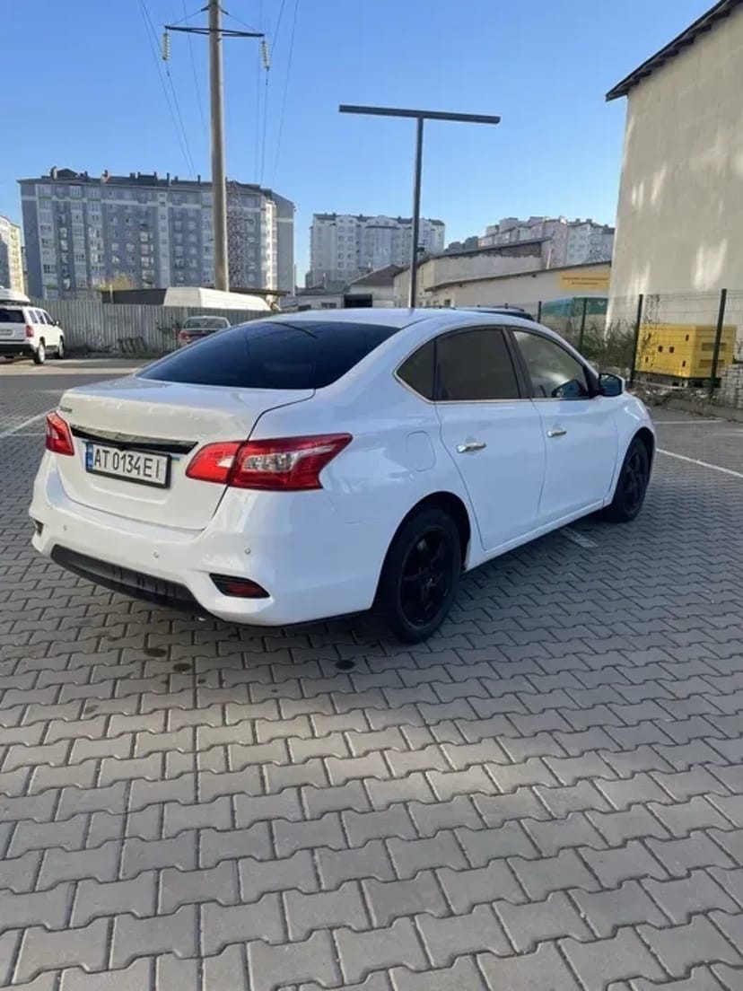  Авто Nissan для подорожі