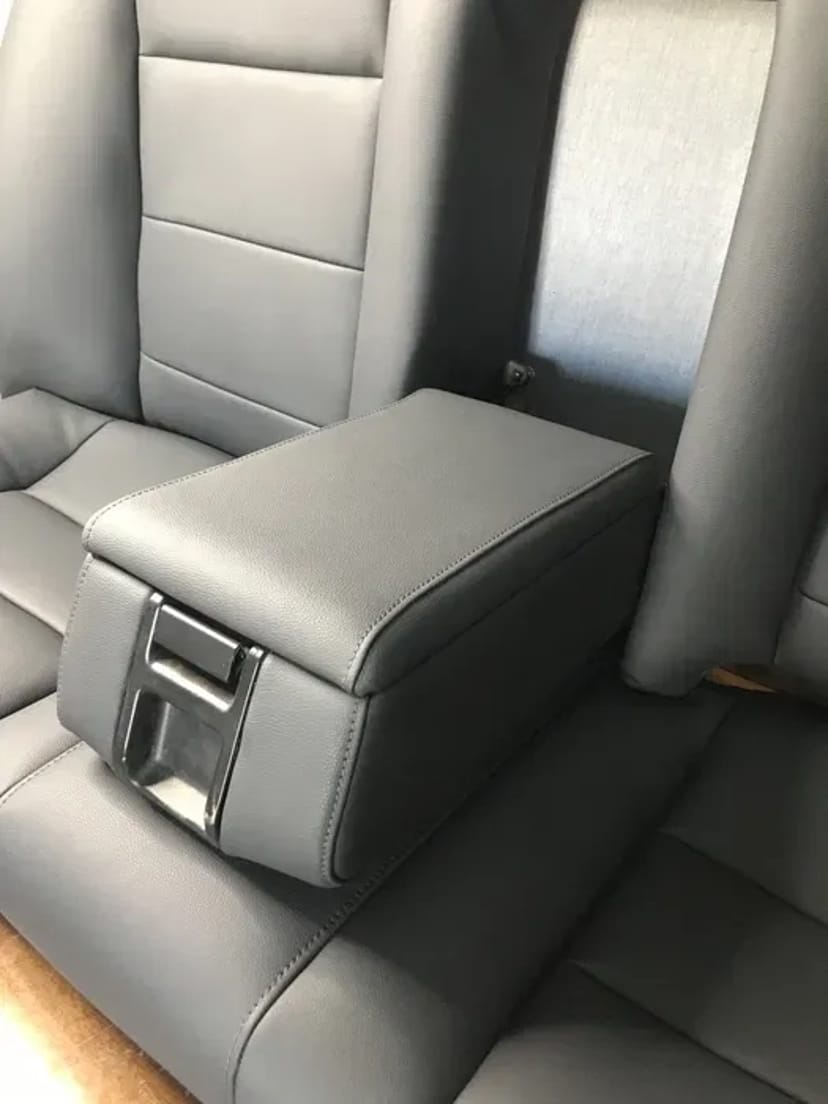 Профессиональный перешив салона и ремонт сидений авто в Одессе — качество и стиль!