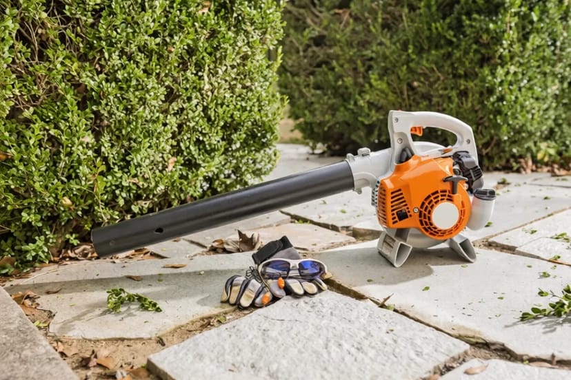 Бензинова повітродувка— Чистота за хвилини!