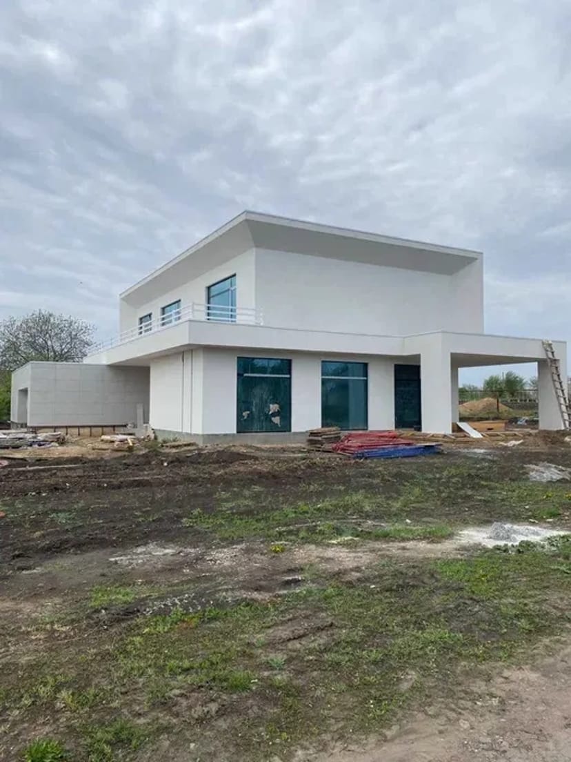 Будівництво котеджів та комерційної нерухомості