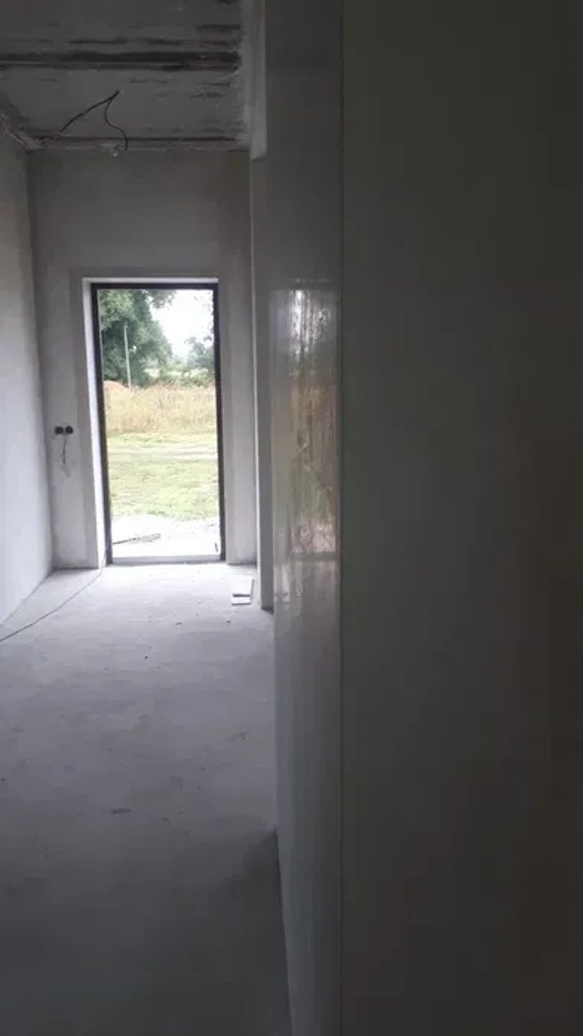 Машинна штукатурка в Харкові: ідеальні стіни під шпалери та фарбування з гарантією 10 років