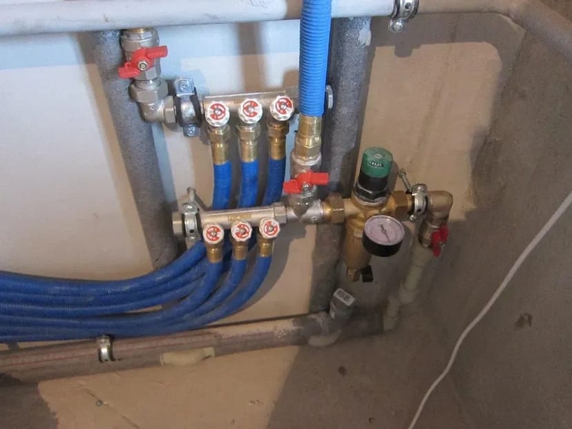 Сантехнік, монтаж теплої підлоги. Заміна стояків, радіаторів. Пайка труб