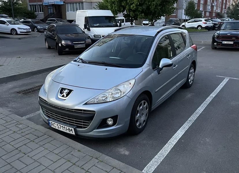 Автомобіль Peugeot 2011 , 1.6 бензин