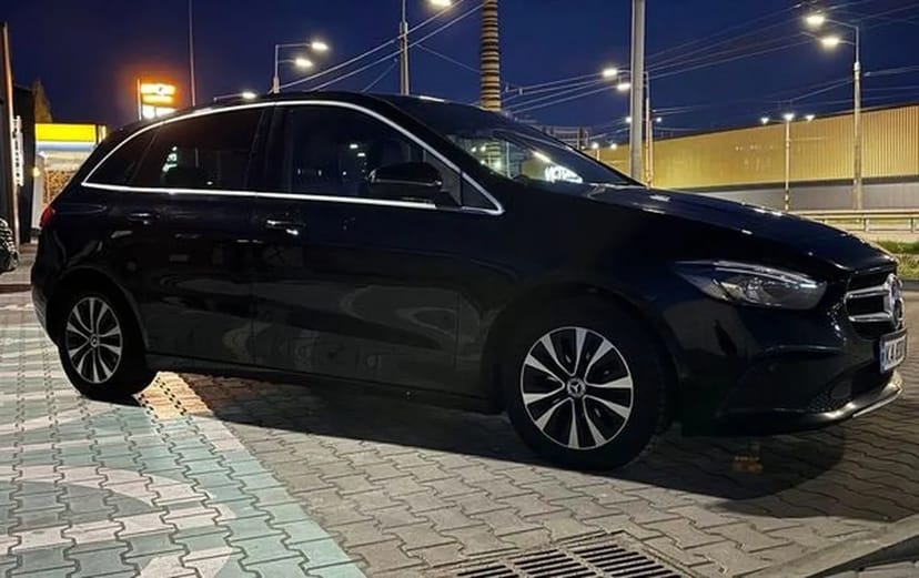 447 Позашляховик Mercedes-Benz B-class W247 на весілля в Києві