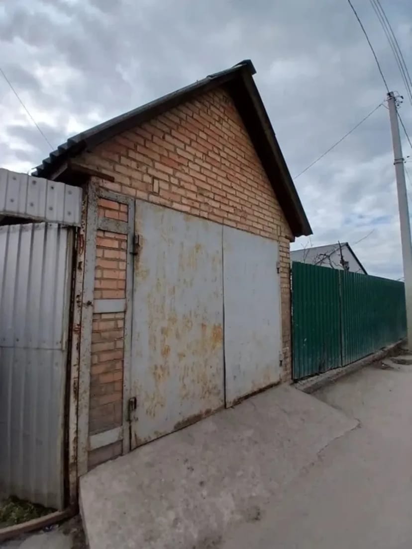 Цегляний гараж 6×3,5 м у зручному місці