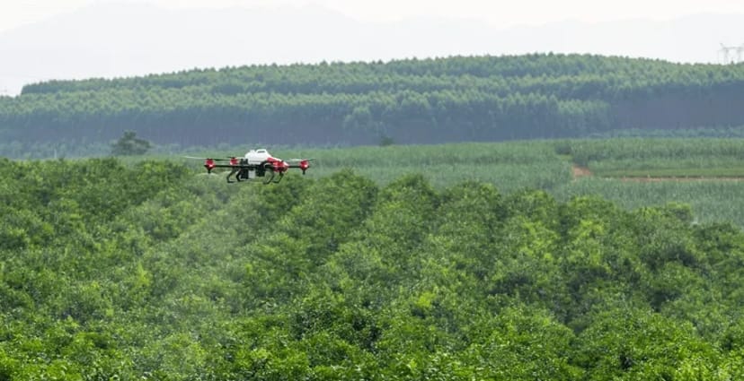 АгроДрон XAG XP 2020 ефективне кроплення полів