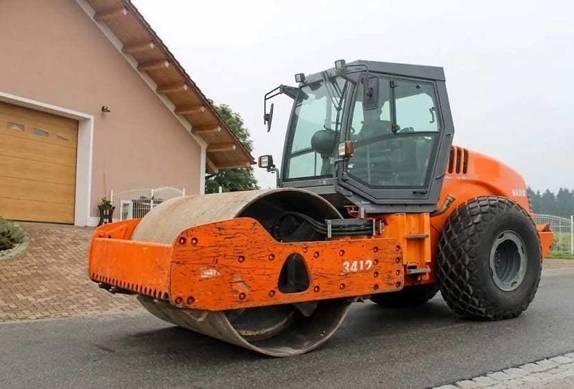 Грунтовий каток Hamm 3412 для ущільнення основи на дорогах