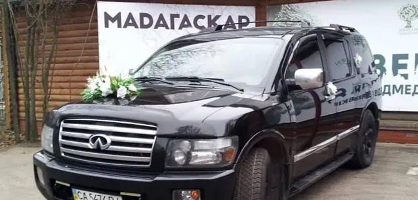 VIP-позашляховик Infiniti QX56