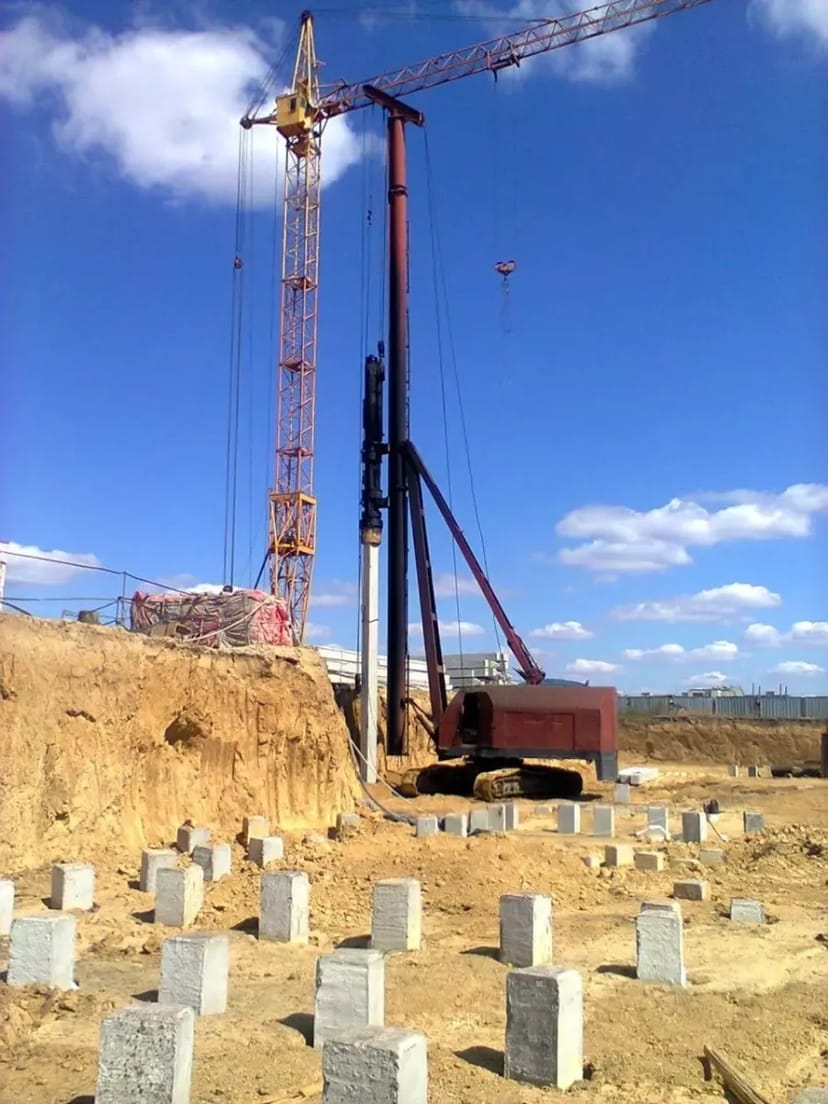 Забивка паль (свай) перерізом 300х300 мм — сучасна техніка, досвідчені фахівці від 175 ₴/пог.м