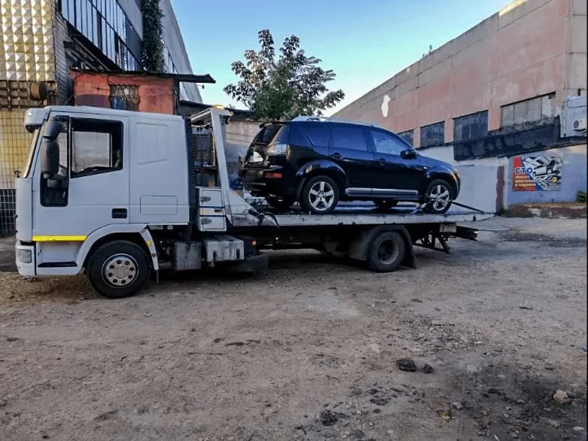 🚜 Евакуатор із гідроплатформою: Швидко, безпечно, професійно! 24/7