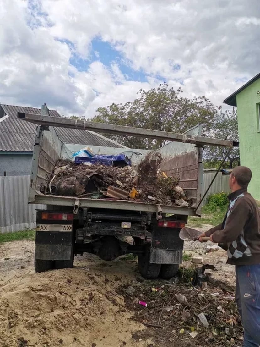 Вивіз сміття . Перевезення будівельних матеріалів.