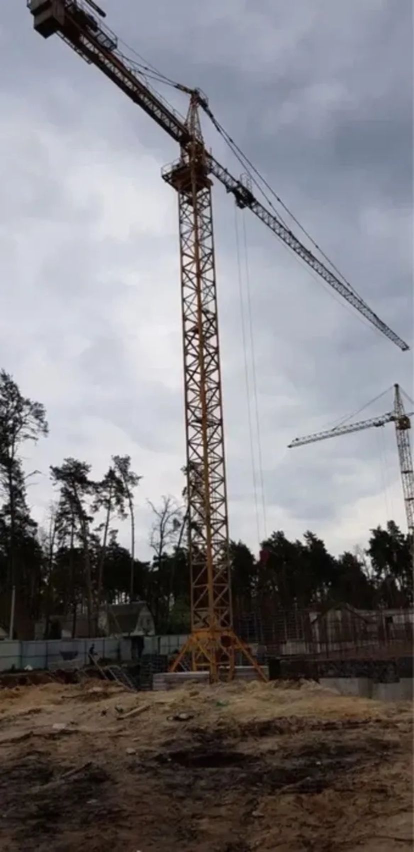 Верхньоповоротний баштовий кран