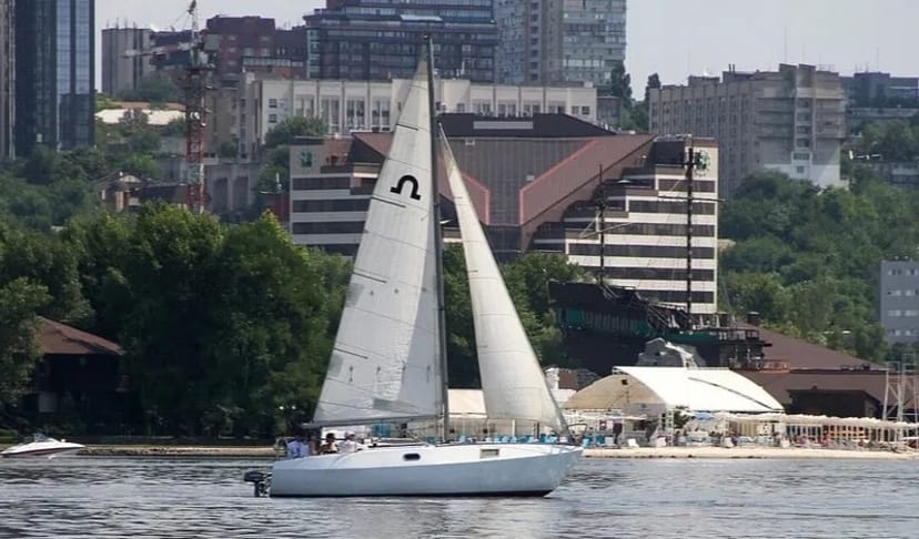 Вітрильна яхта на 6 осіб. Стан ідельний