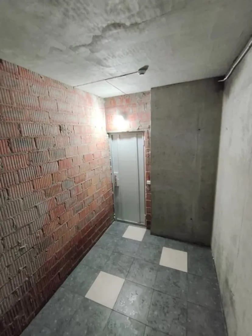 Суха та тепла кладова на цокольному поверсі