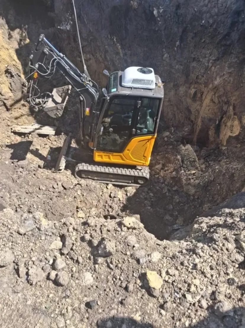 Міні-екскаватор JCB 35Z-1 на гусеничному ходу