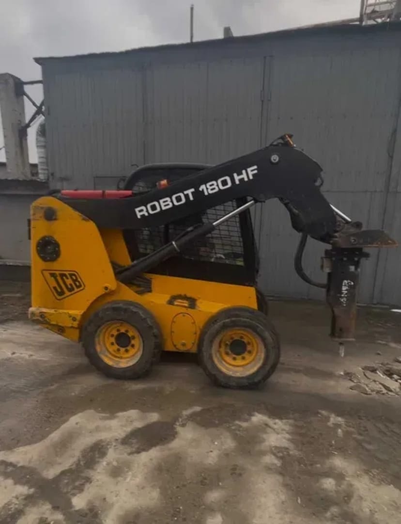 Гідромолот міні навантжувач на базі JCB 180 ROBO