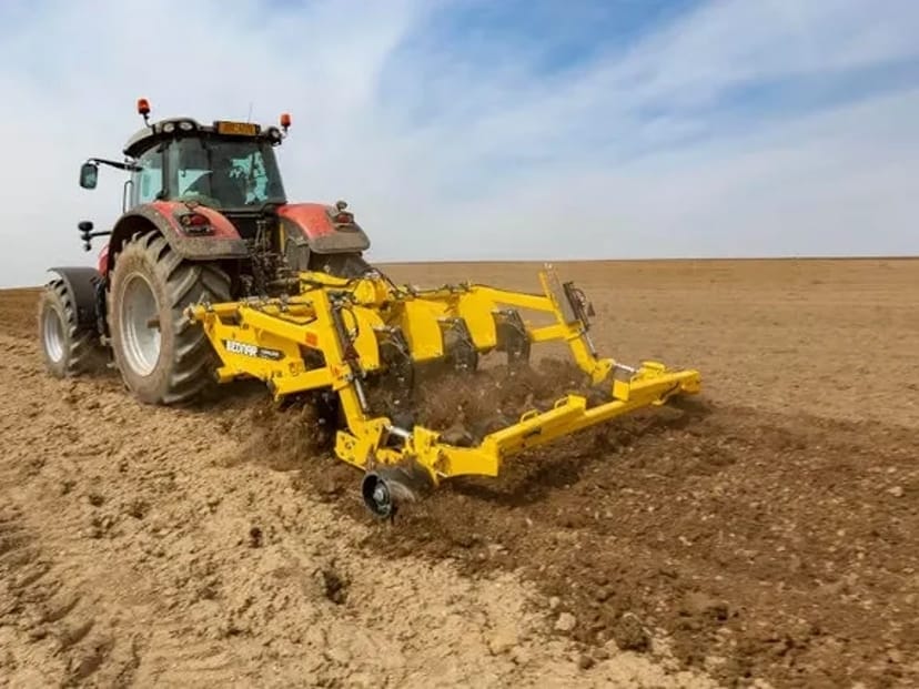 Плуг BEDNAR Terraland TN 3000.