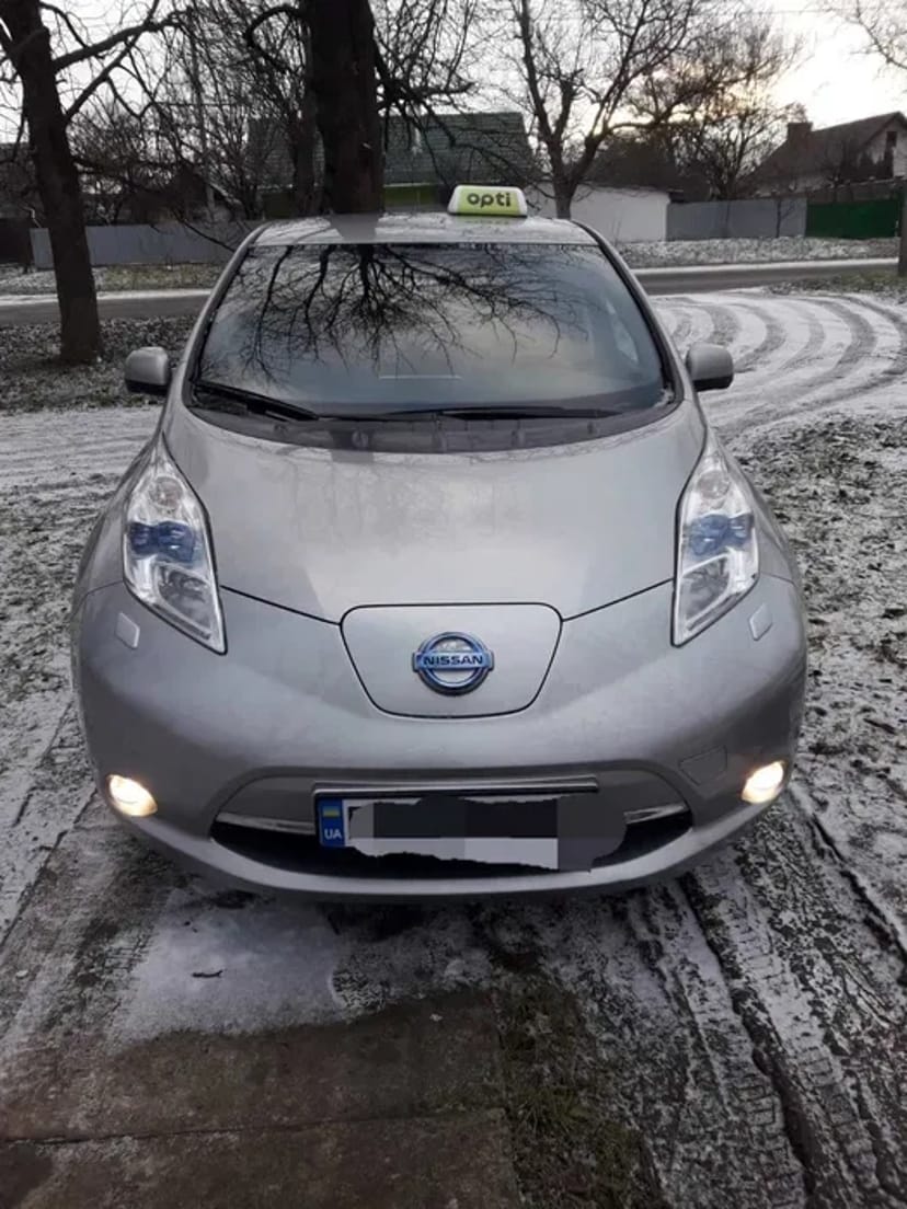 Авто Nissan leaf ніссан ліф