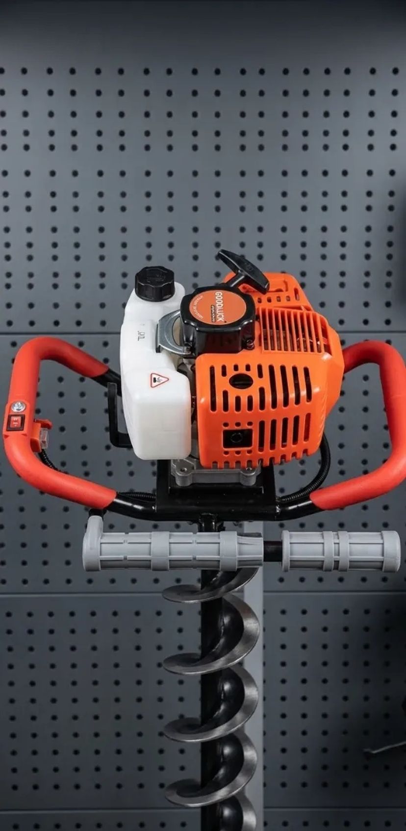 Мотобур GoodLuck призначений для буріння отворів у ґрунті.