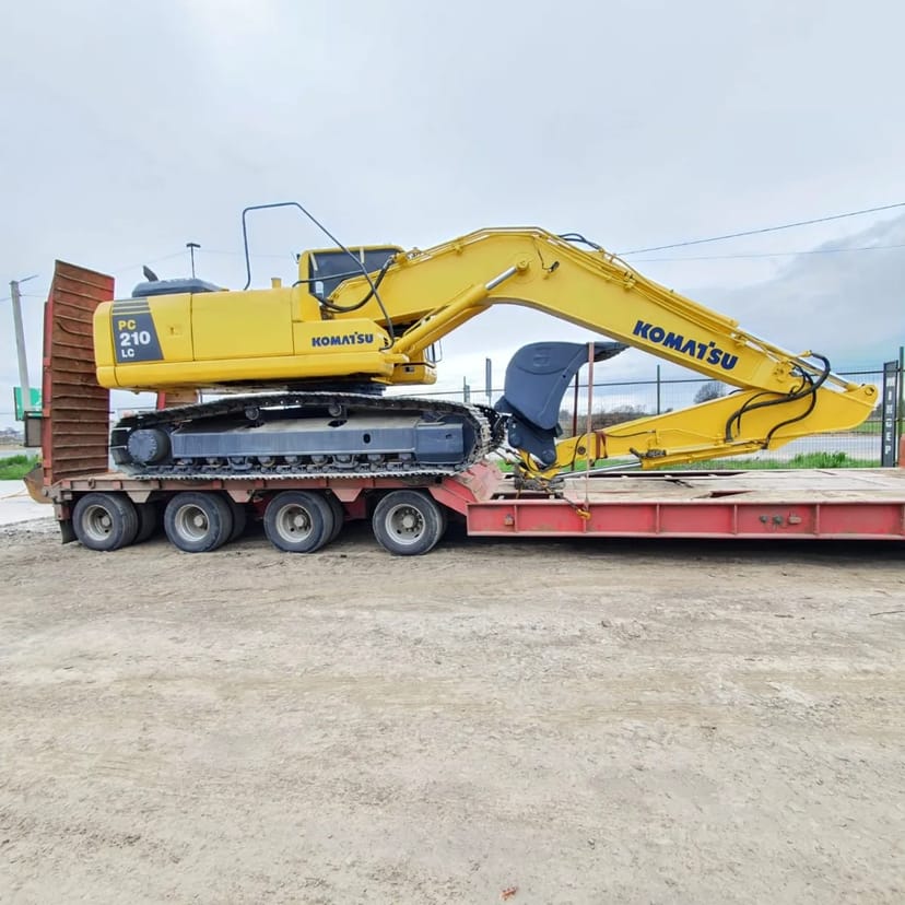 Екскаватор гусеничний KOMATSU PC 210 LC