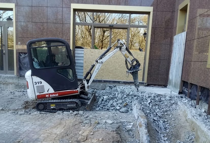 Міні-екскаватора Bobcat 319 для демонтажних робіт