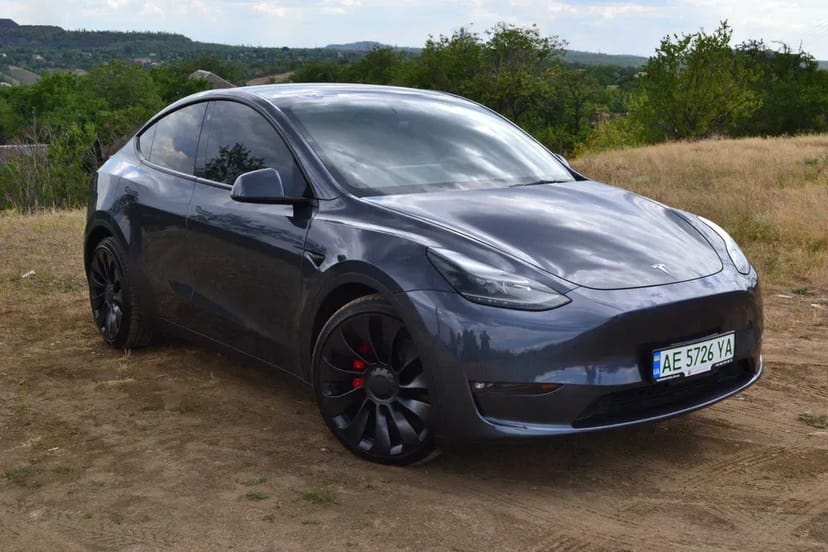 Авто на заходи та весілля Tesla Y performance