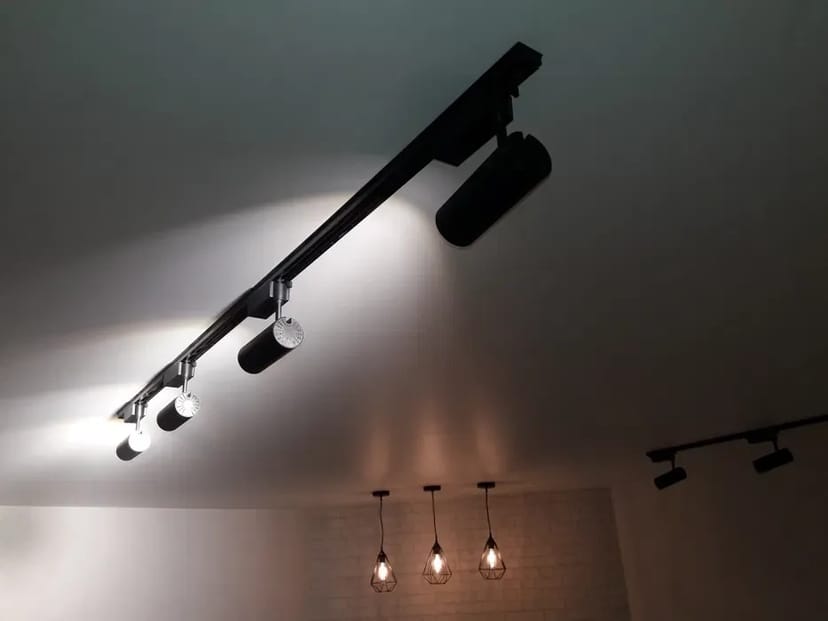 Натяжные потолки. 600 грн м2 С подсветкой. Натяжні стелі.