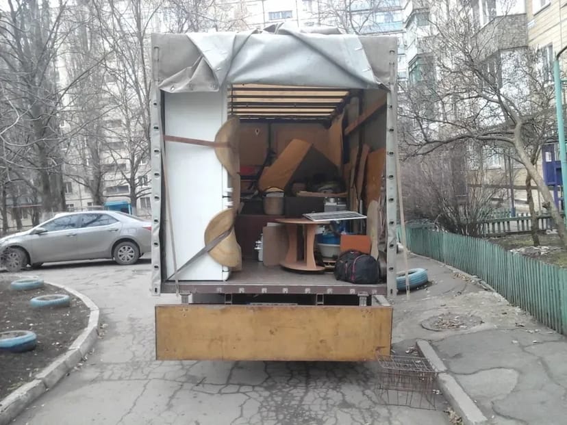 Вантажоперевезення. Домашній переїзд. Розбирання та збирання меблів.