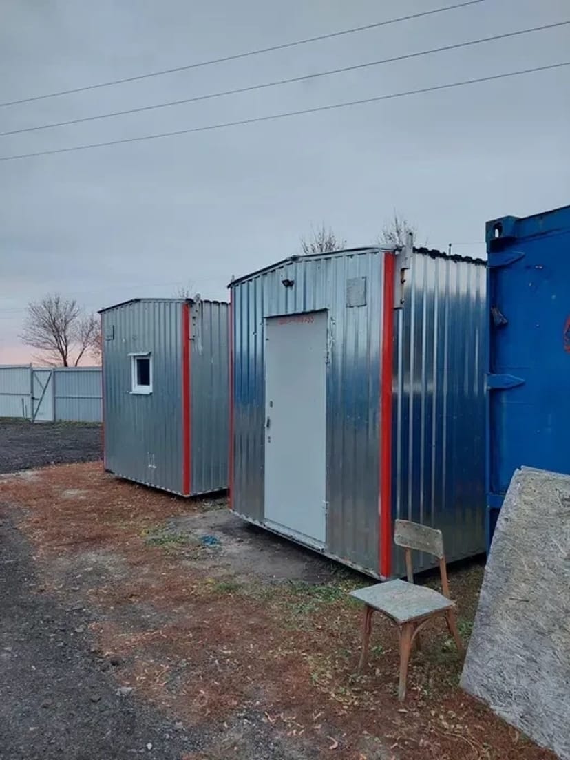 Контейнери та вагончики