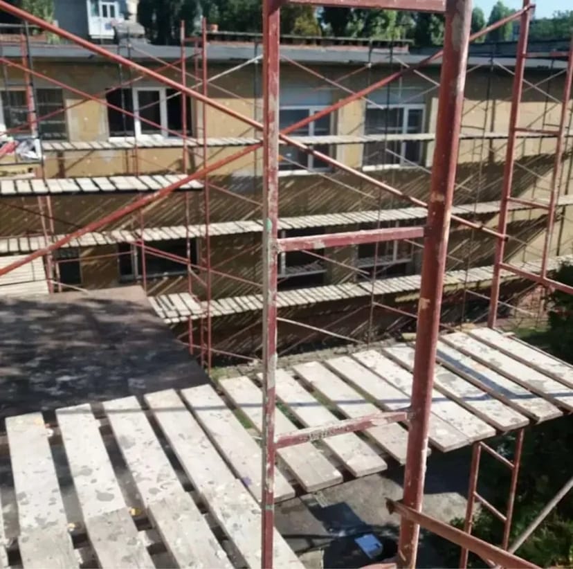 Монтаж будівельних риштувань. Сборка лесов. Строительные леса