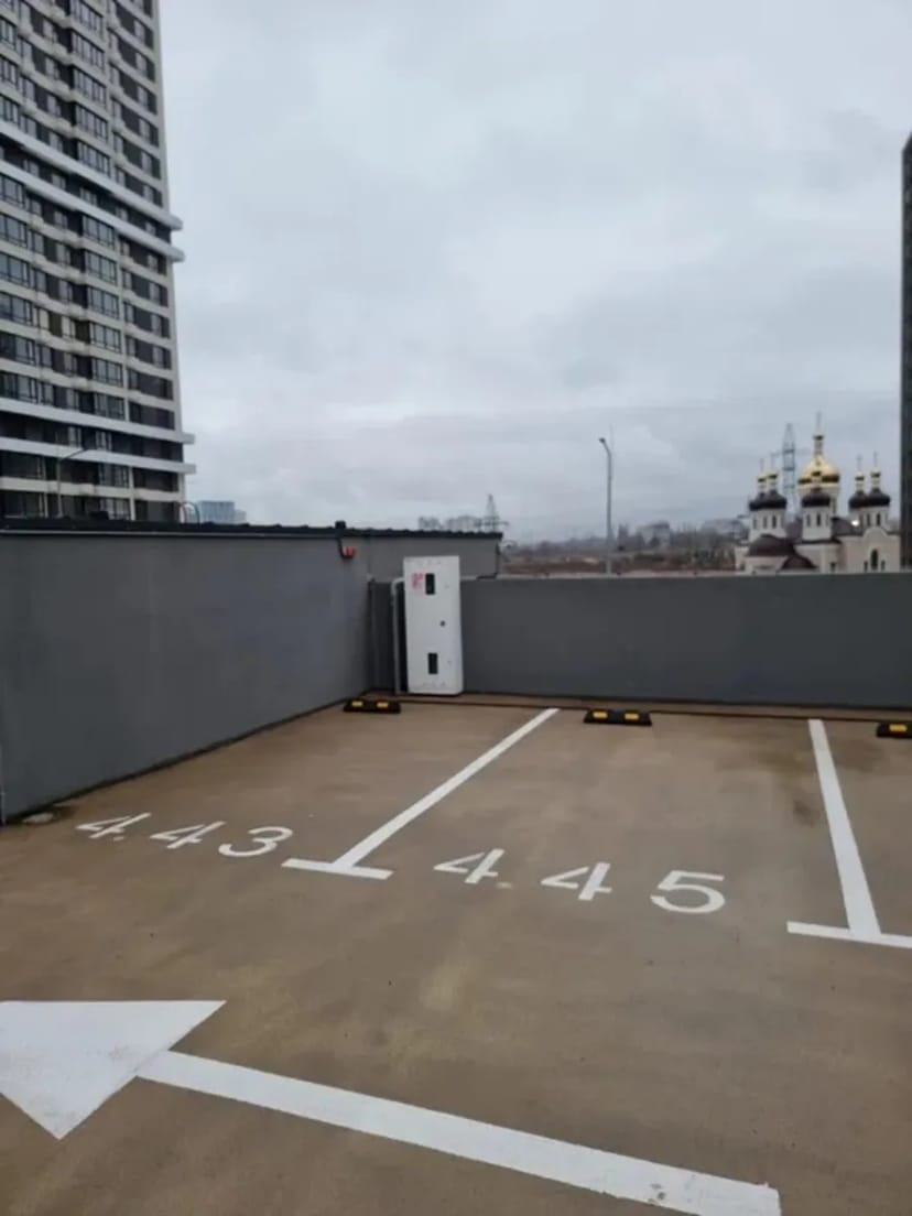 Паркомісце ЖК Варшавський , 4 поверх багаторівневого паркінгу