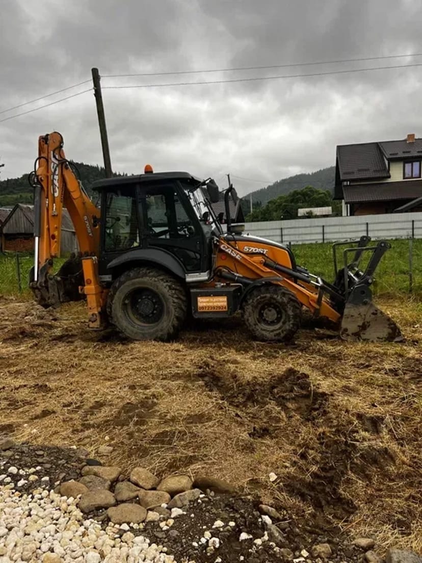 Надаю послуги екскаватора у Славську та навколишніх населених пунктах