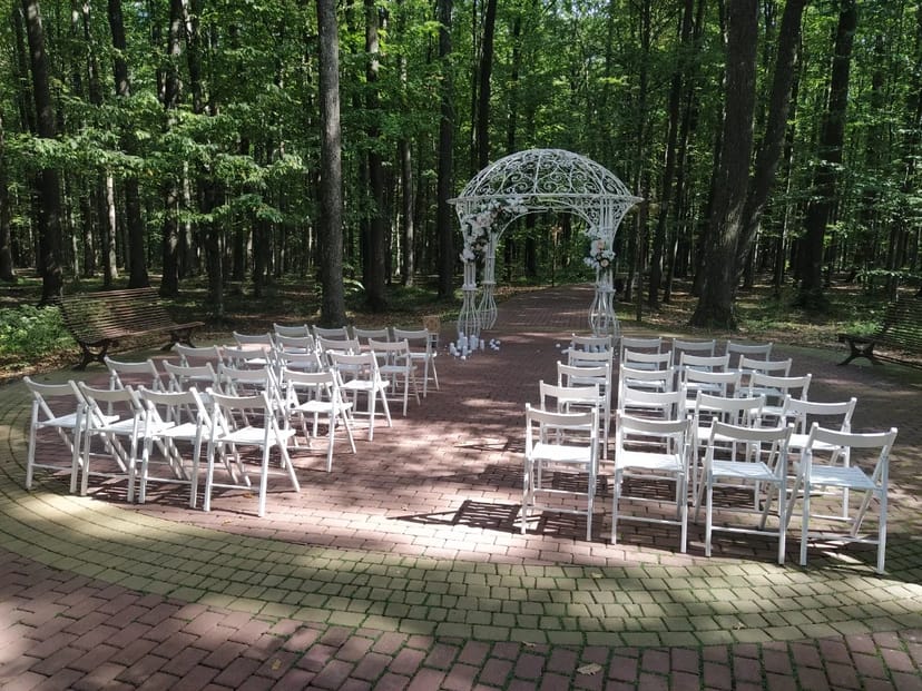 Стільці білі розкладні Чернівці