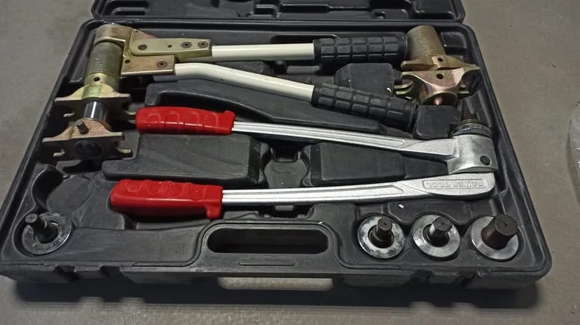 Прес rehau (пресу для труб)