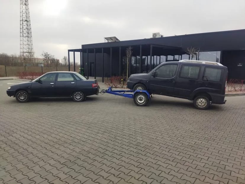 Підкатний візок для евакуації автомобілів.