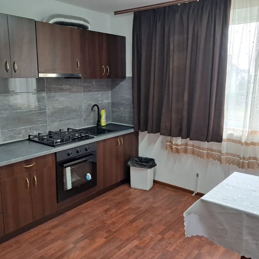 Половина будинку с.Зимна Вода навпроти трьох слонів біля кільцевої дороги