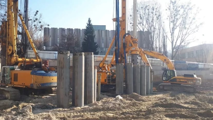 Бурова установка Bauer BG-40 для фундаментних та обсадних робіт