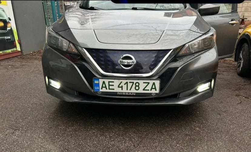 Ниссан лиф 2 2018г. 40кВЕБАСТО. Батарея в порядке. Кожаный салон.