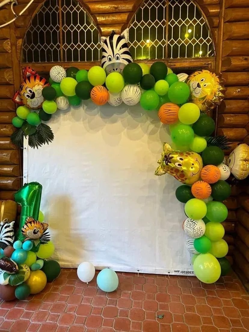 Плакат зі стійками. Фотозона на свято