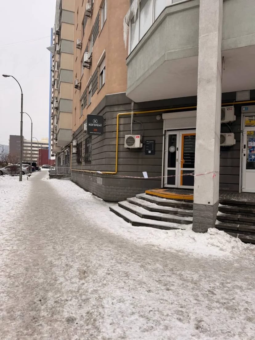 Фасадне приміщення 104 м2 на Лівобережній