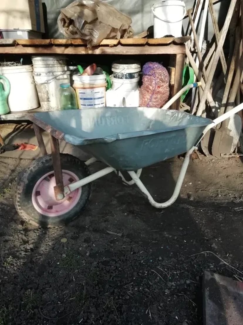 Тачка строительная