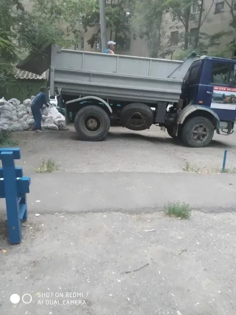 Вивезення сміття прибирання