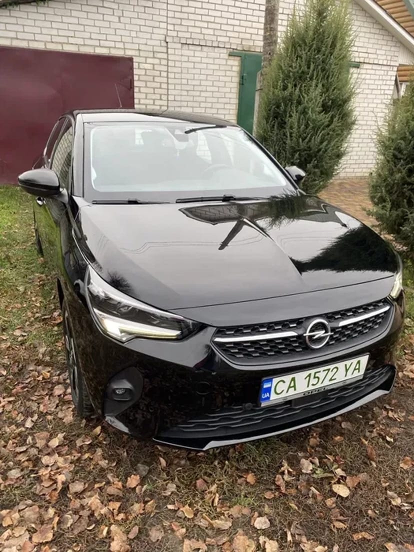 Автомобіль Opel Corsa E 2020 року. Електро, реальний запас ходу 280-300 (в залежності від манери їзди).