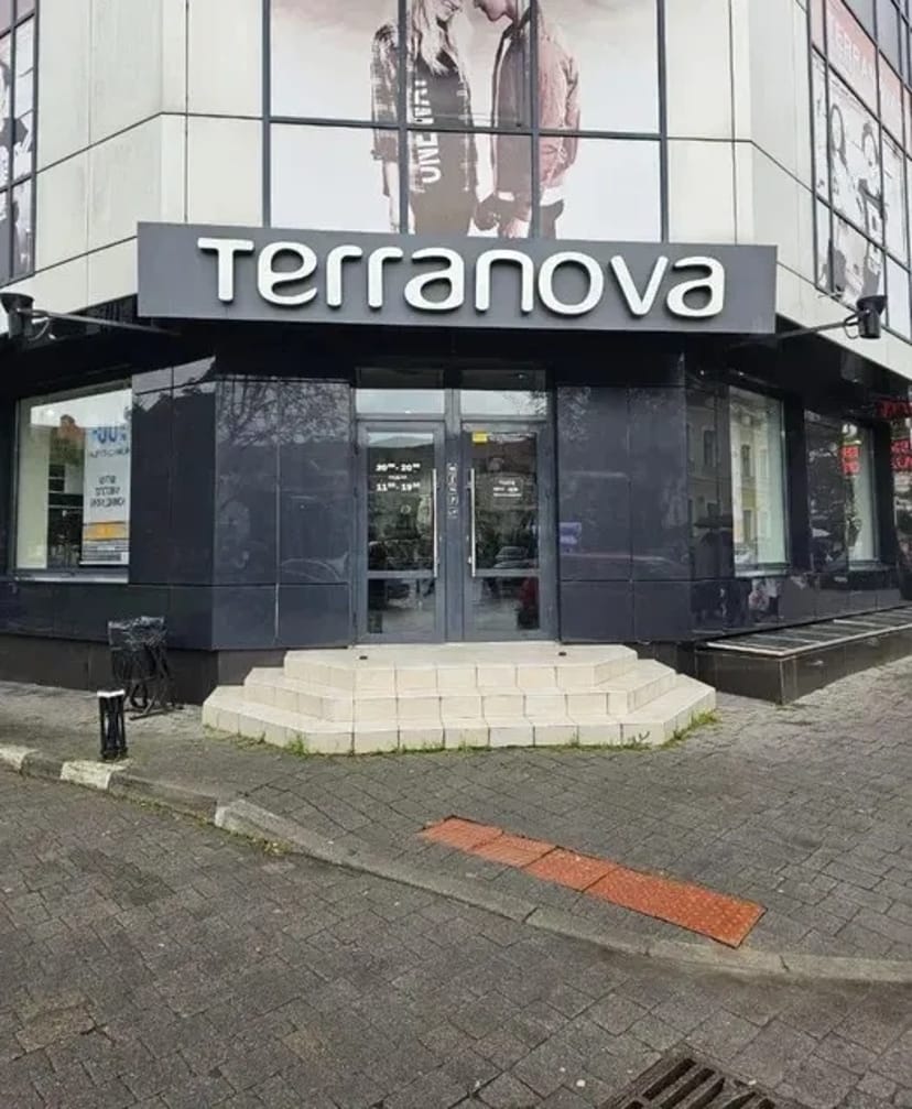 Комерційне приміщення в центрі міста біля "Ратуші".