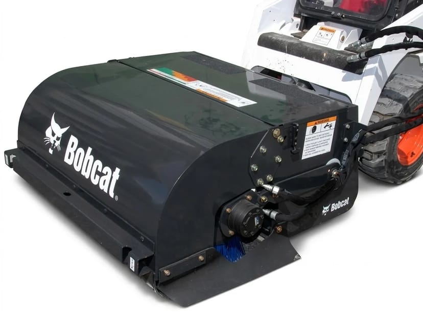Щітка з бункером Bobcat 72. Забезпечує замітання, вивантаження сміття