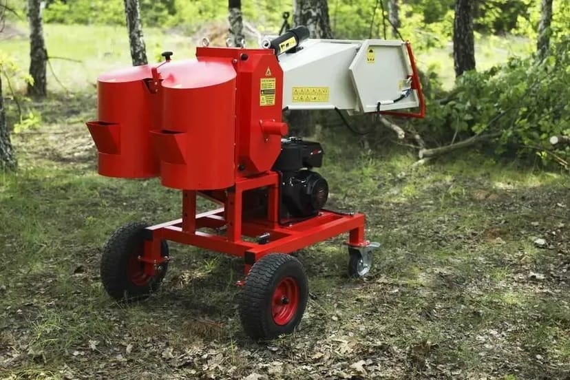 Подрібнювача гілок! Подрібнення гілок на ділянці. Бровари, р-н.