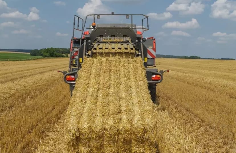Прес-підбирач, покіс трав, сінаж.