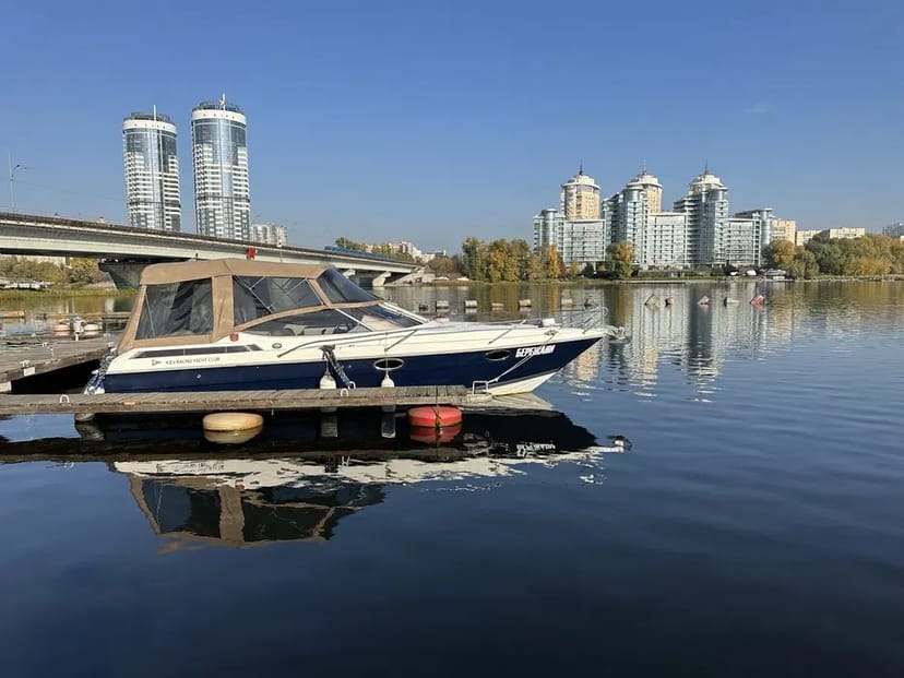 Яхта по Дніпру прогулянки, девішники